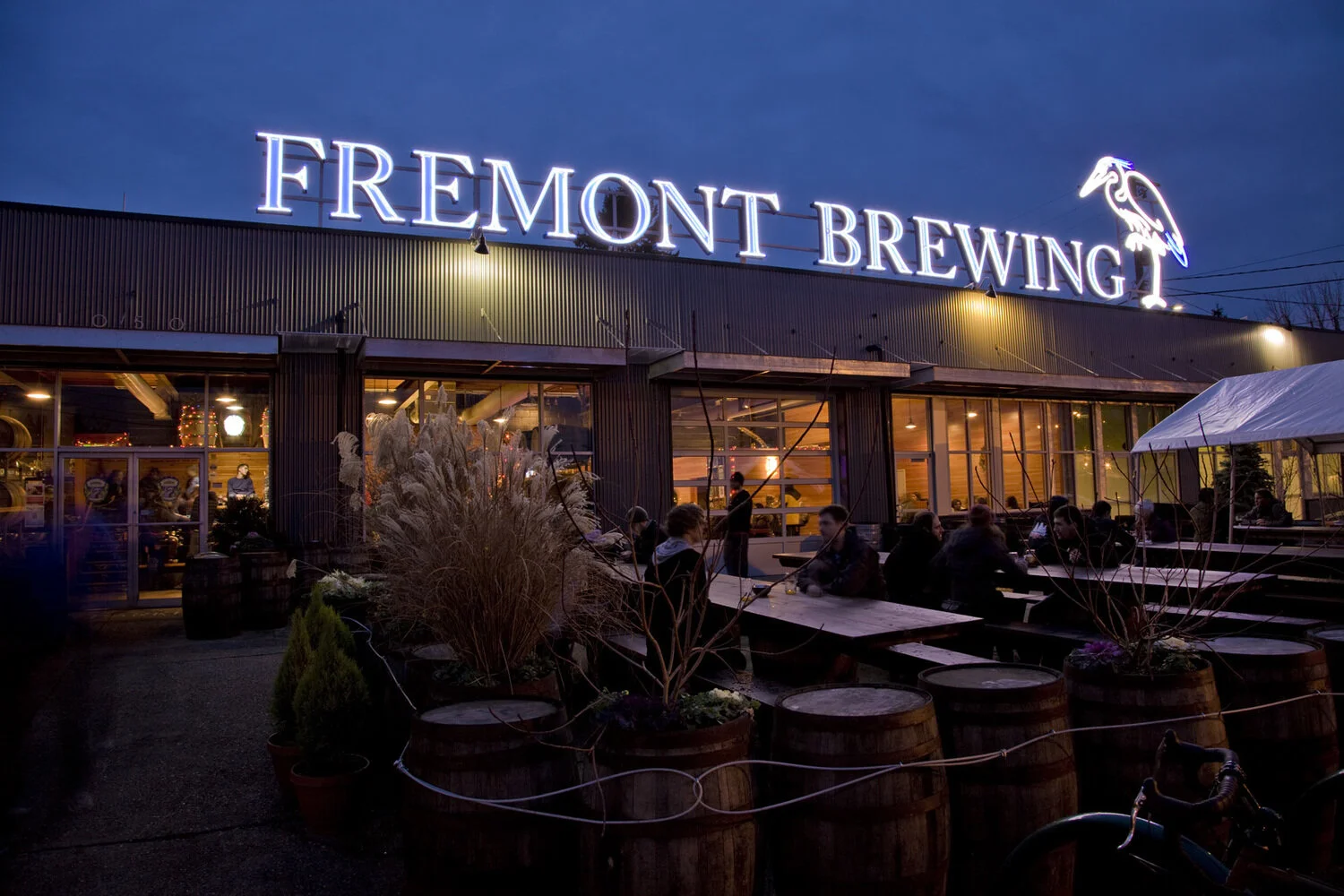 Der Blick aus der Brauerei der Fremont Brewing Company beim Hacken ist für mich immer noch sehr beeindruckend - Alkoholfreies IPA: Ein frischer Geschmack für nüchterne Momente