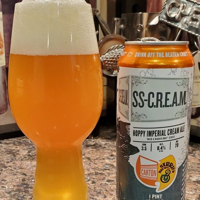 The color of SS CREAM is like a warm amber crystal shimmering under the sun, reminiscent of caramel candy melting on the tongue - SS-CREAM: Breaking All Traditional Beer Stereotypes