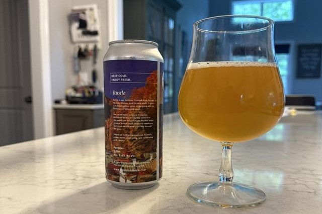 Rustle has a beer can design with many unique themes of this beer - Rustle Festbier: Blockbuster That Will Make You Fall in Love From the First Sip