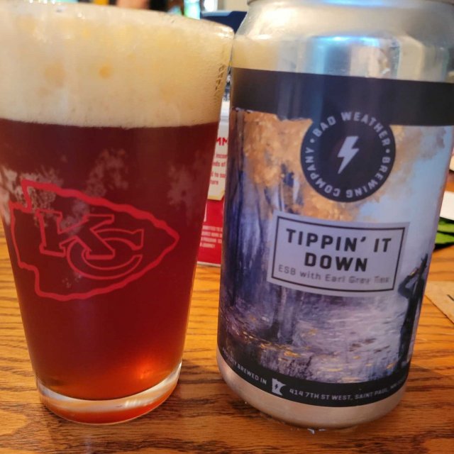 Tippin' It Down: Nàng Thơ Hổ Phách Giữa Thế Giới Bia Thủ Công Thuong thuc Tippin It Down dung cach giup lan toa tinh than bia - Tippin' It Down: Nàng Thơ Hổ Phách Giữa Thế Giới Bia Thủ Công