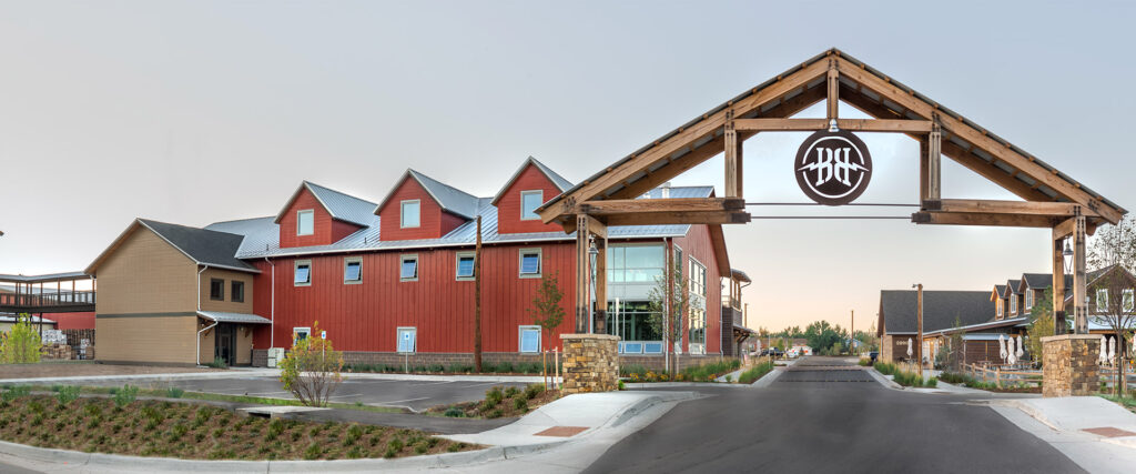 hero visit farmhouse 1024x427 - Vanilla Porter: Hương Vị Vani Mượt M&agrave; Từ D&atilde;y N&uacute;i Rocky