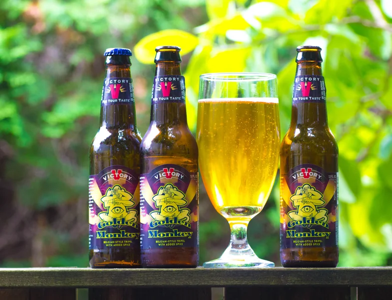 Chai bia Golden Monkey Victory Brewing