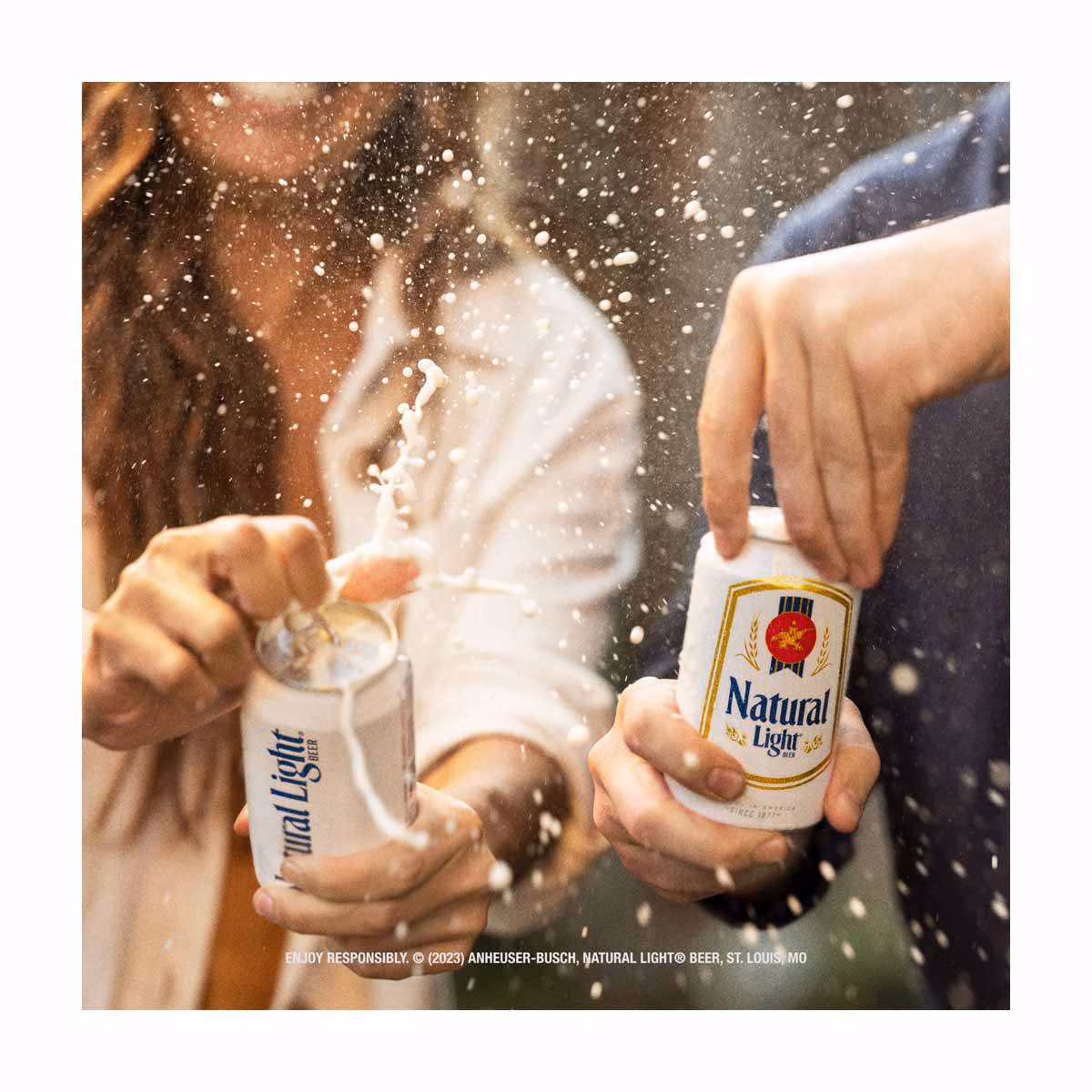 Bia co mau sac tua nhu anh mat troi buoi binh minh xuyen qua lan suong mong - Natural Light: Tuy&ecirc;n Ng&ocirc;n Cho Những Th&uacute; Vui Thuần Khiết