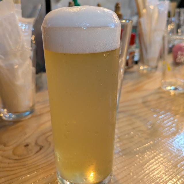 The beer has the darkest yellow color, it rises up behind you like a drop of sunshine that can be bought with sand - Fonta Flora Grodziskie: The Golden Rosary Bubbles