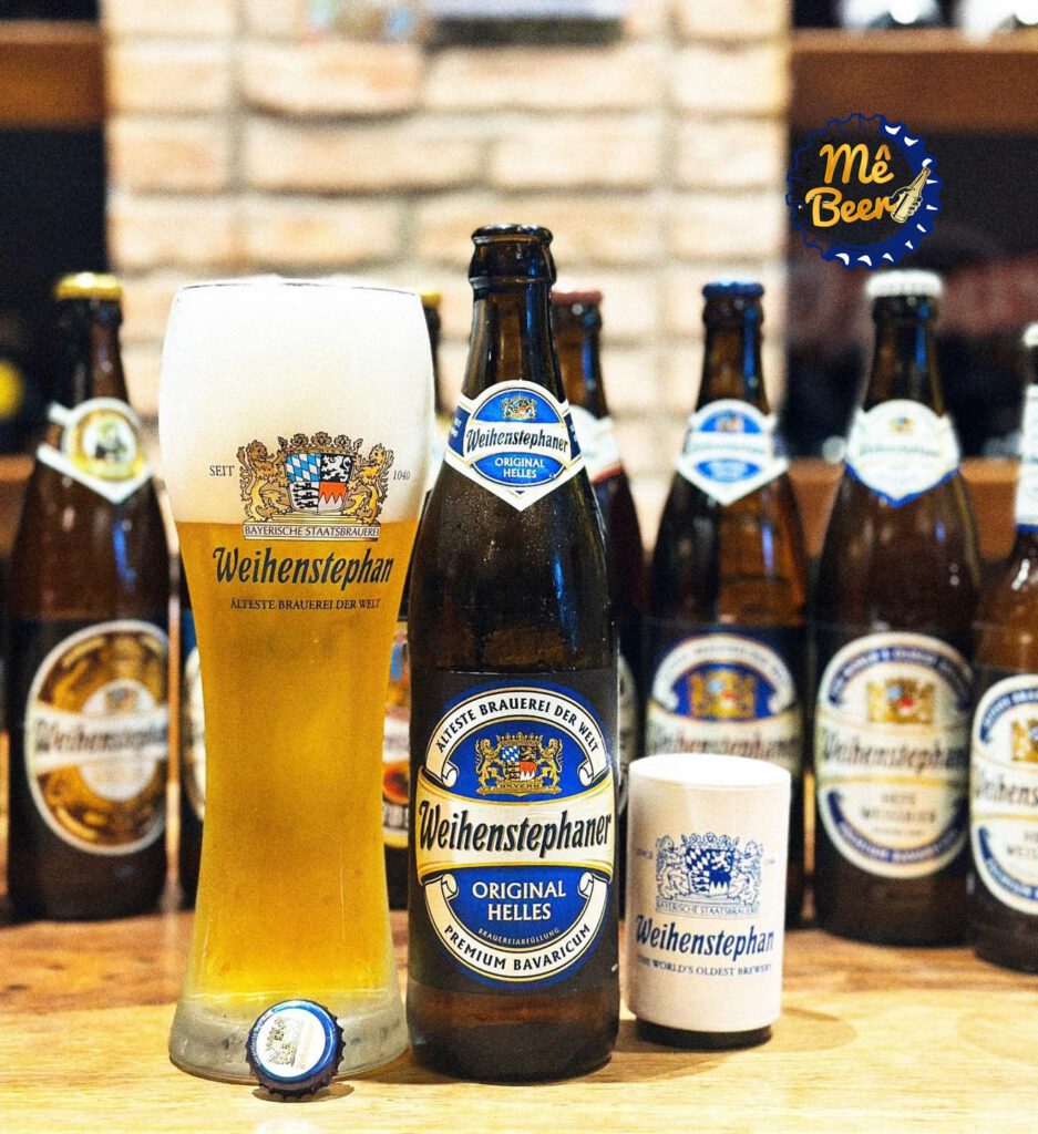 Bia co mau vang sang ruc ro trong vat nhu nhung tia nang dau thu rot mat - Weihenstephaner Original Helles: Men Say Chuẩn Mực