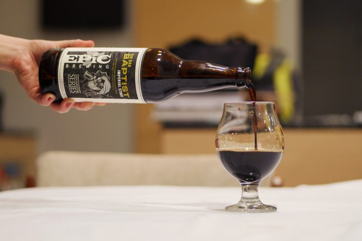 ビッグ・バッド・バプティストのコーヒー注ぎ口 740x493 1 - ビッグ・バッド・バプティスト：バーボンの夜にコーヒーを一息