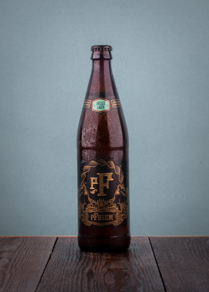 ヘレスは悲劇的な黒色を基調とした神秘的なデザインです - ヘレス：純粋さが感情の頂点となる場所