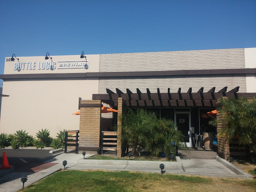 Hinh anh ben ngoai cua nha may bia Bottle Logic Brewing - Hanamachi: Bản Lặng Của Một Xưởng Ủ Quyền Lực