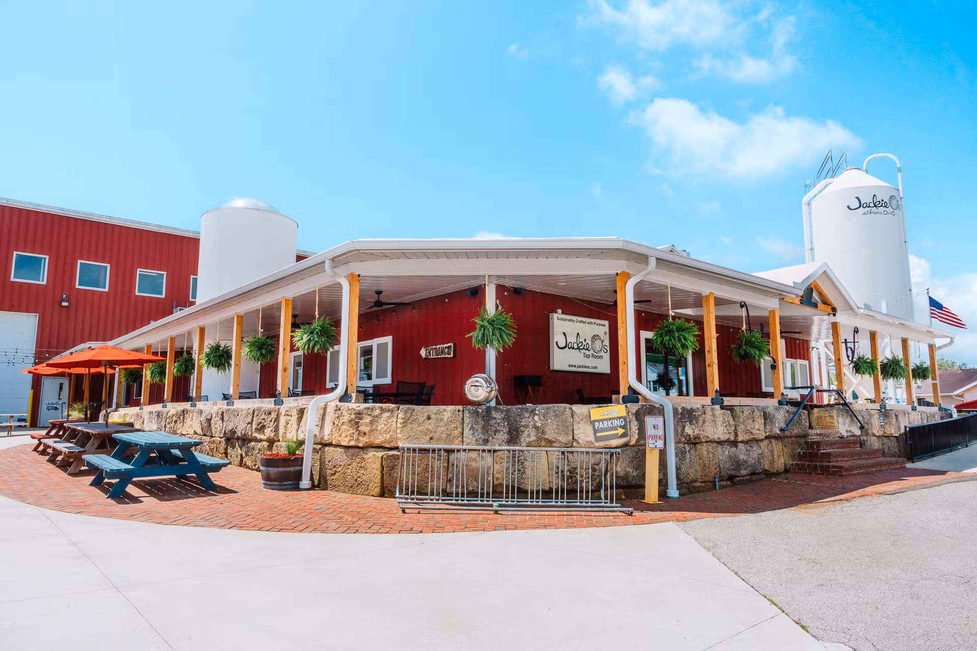 Bild der Jackie Os Taproom Brewery, einer jungen Brauerei mitten in Amerika – Lanthrone: Wiedergeborene Legende – Vom roten Geschmack zum Wunder