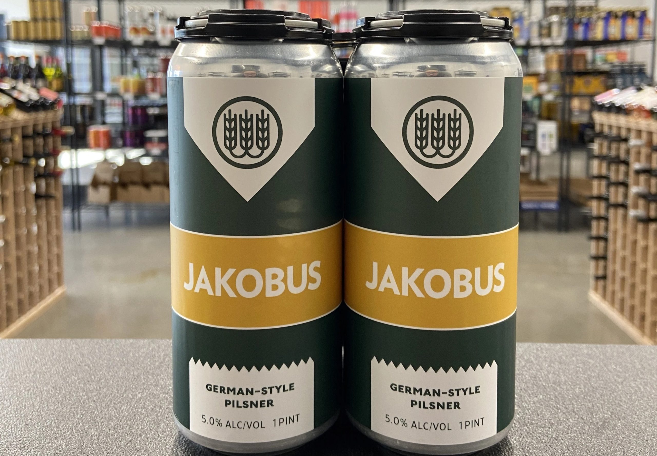 Jakobus has an impressive design with a unique gold color in the scaled center - Jakobus: Finding Original Beauty in Every Sip