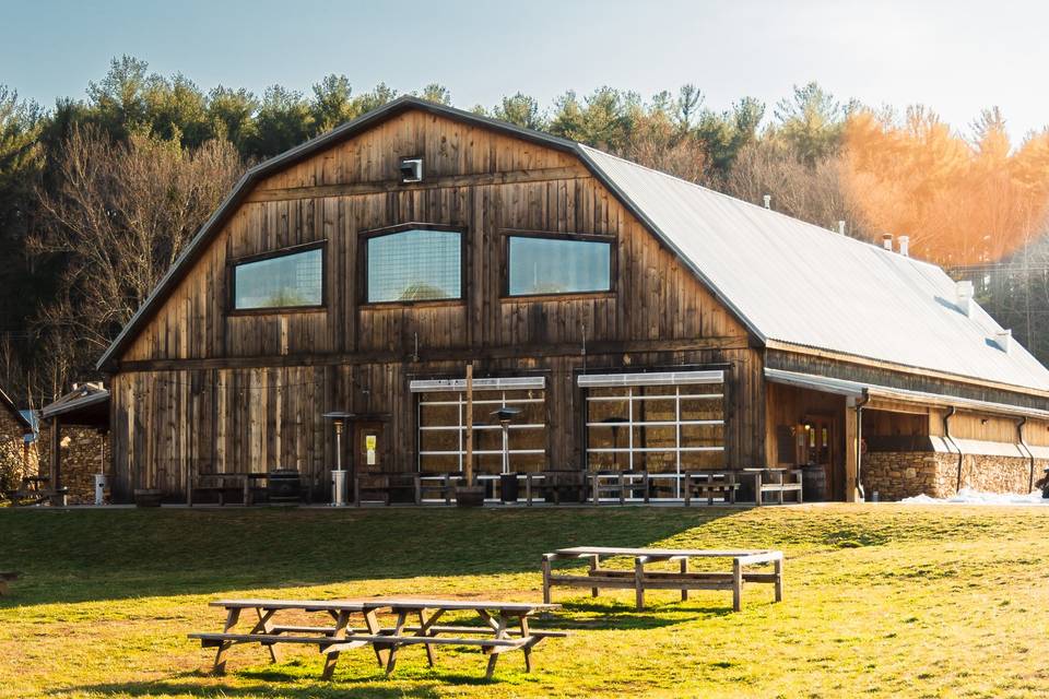 The dreamy scene of the classic Fonta Flora Brewery - Fonta Flora Grodziskie: Golden Rosary Bubbles