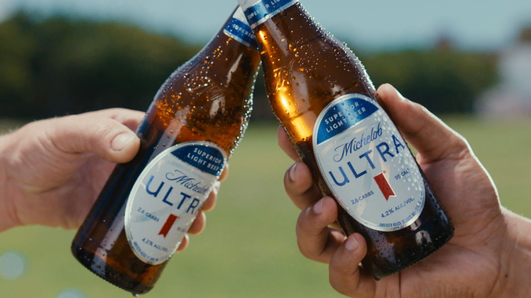 Michelob Ultra Âm Vang Của Tâm Hồn Năng Động