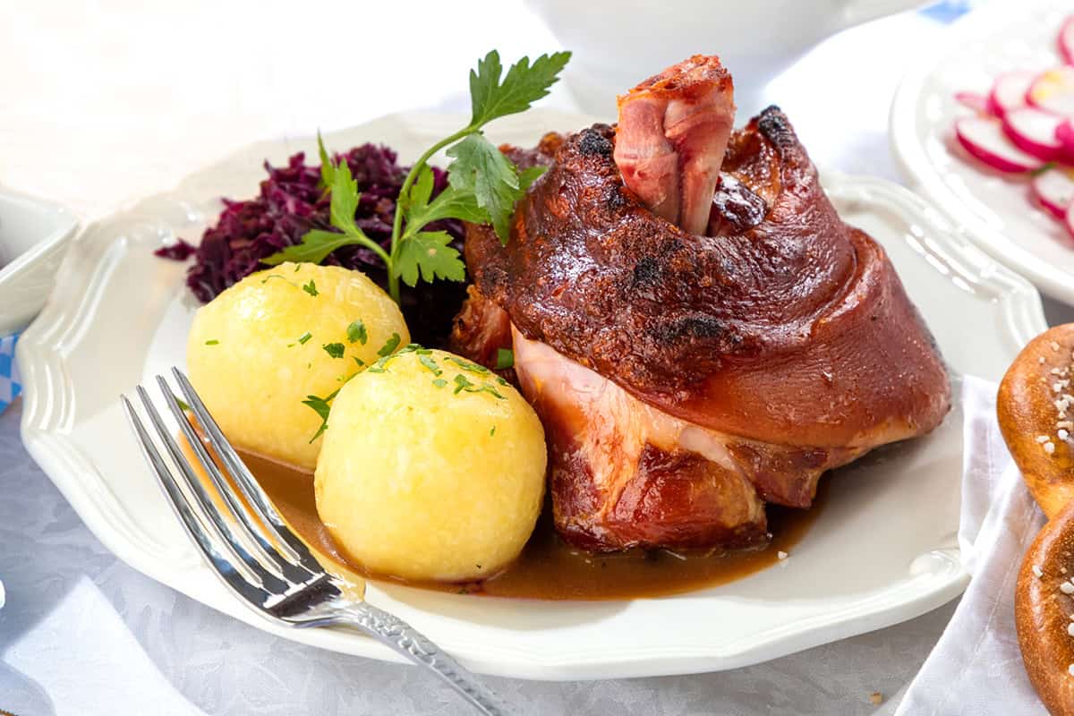 Mon Schweinshaxe gion gion is a perfect match to enjoy with this beer - Tannenzäpfle: A German Gem