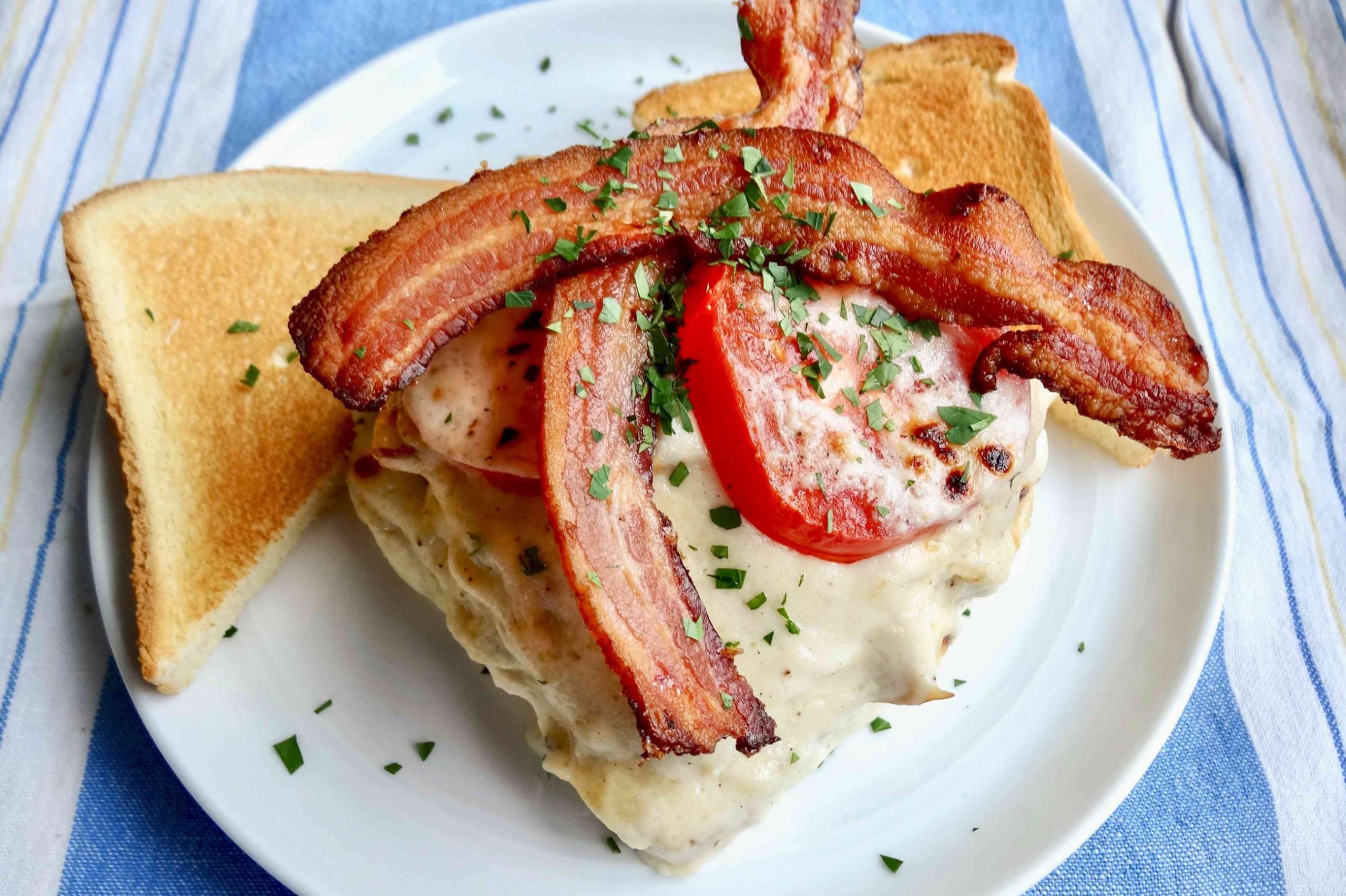 Mon sandwich ga tay vo cung phu hop de thuong thuc cung voi bia nay scaled - Michelob Ultra:  &Acirc;m Vang Của T&acirc;m Hồn Năng Động