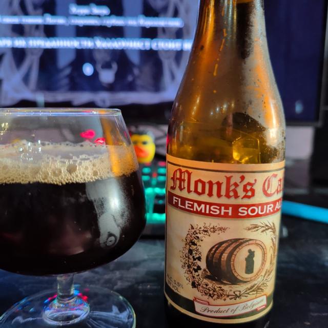 Monks Cafe co thiet ke doc dao voi hinh anh go soi an tuong - Monk's Caf&eacute; Flemish Sour: Đắm M&igrave;nh Trong V&agrave;ng N&acirc;u Tinh T&uacute;y