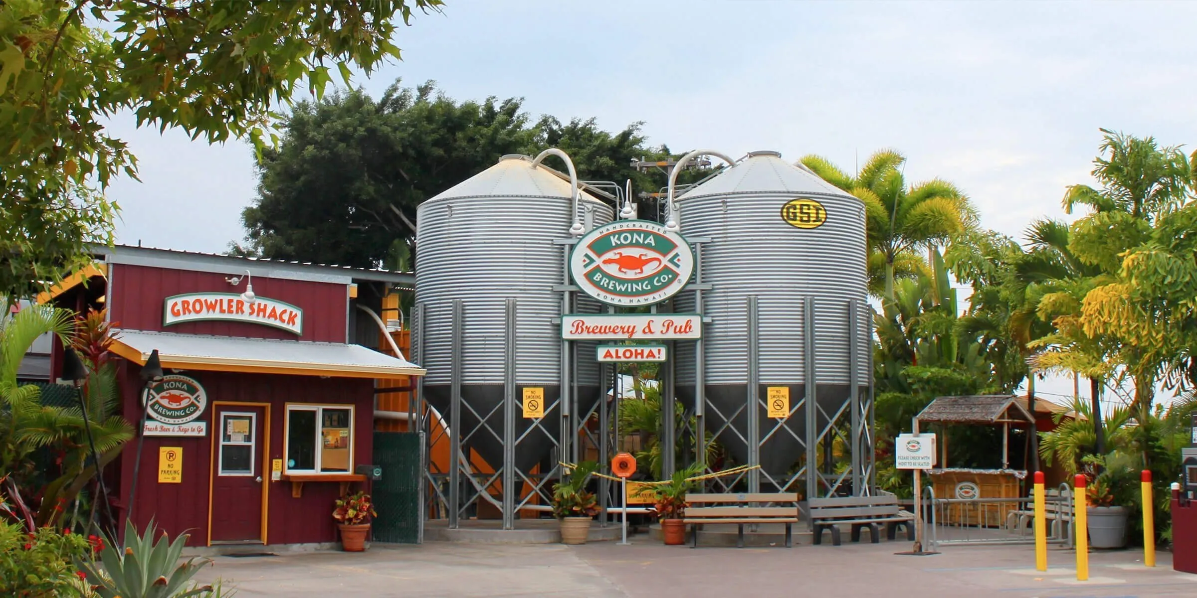 A small corner outside the LKona Brewing factory. Fresh - Longboard Island Lager: A Taste That Evokes Gentle Emotions
