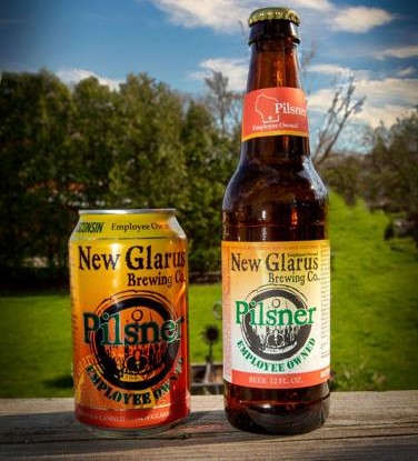 New Glarus Pilsner hat ein beeindruckendes Design mit einer hellen orange-gelben Farbe - New Glarus Pilsner: Hefe aus den Hügeln von Wisconsin