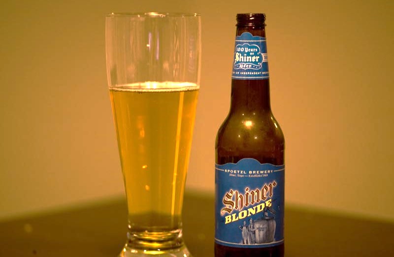 Shiner Blonde Đón Nắng Trong Từng Ngụm Men Say Shiner Blonde Đón Nắng Trong Từng Ngụm Men Say