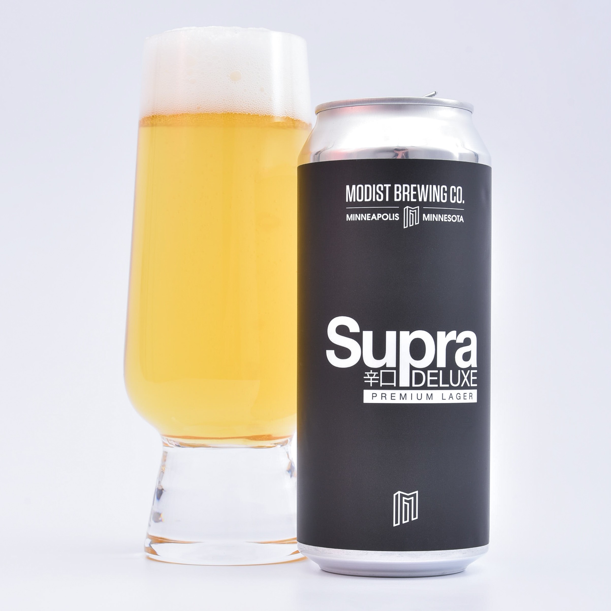 Supra Deluxe: Một Áng Thơ Thuần Khiết Supra Deluxe co thiet ke mau den chu trang don gian ma doc dao - Supra Deluxe: Một Áng Thơ Thuần Khiết
