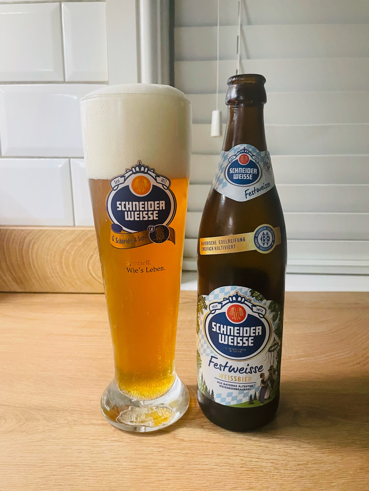 Tap 4: Meine Festweisse Kiệt Tác Lễ Hội Vượt Thời Gian Tap 4 Meine Festweisse nhan duoc vo so giai thuong danh gia - Tap 4: Meine Festweisse Kiệt Tác Lễ Hội Vượt Thời Gian