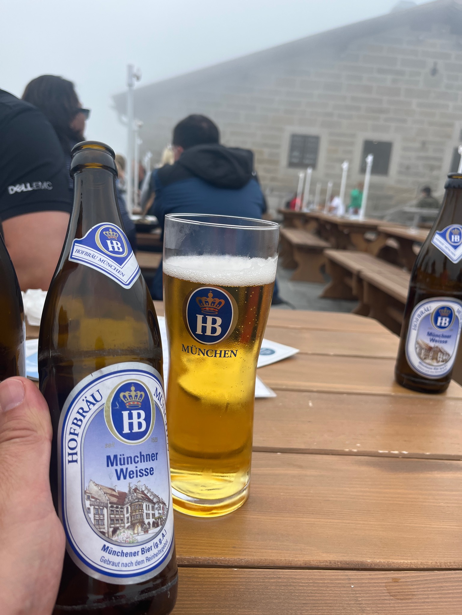 Enjoy Hofbrau Munchner Weisse in a glass of beer to help calm the senses - Hofbräu Münchner Weisse: Royal Heritage In A Sip