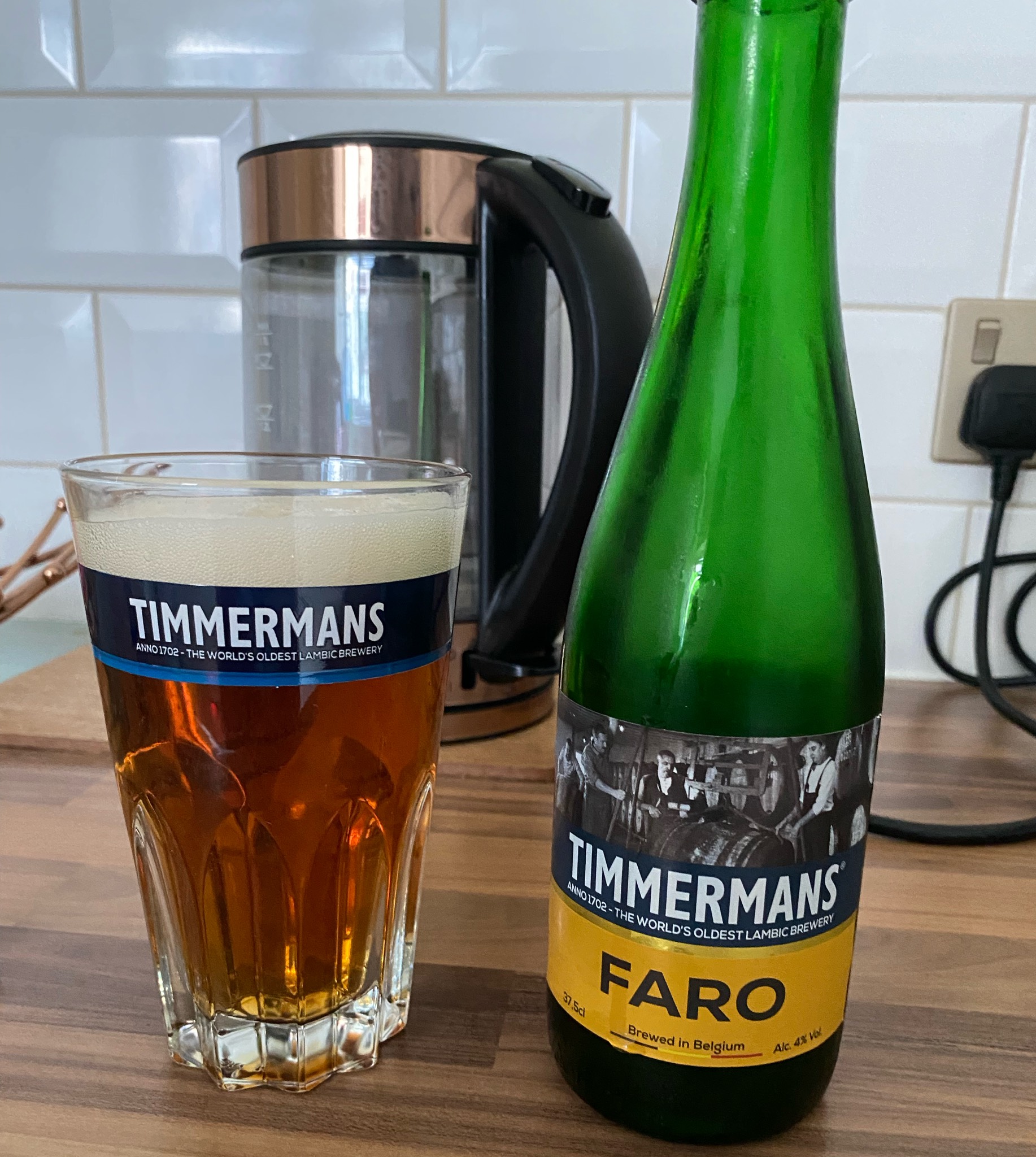 Timmermans Faro Bierdosendesign mit Bild der goldenen Fabrik - Timmermans Faro: Drei Jahrhunderte alte Süßigkeit aus Belgien