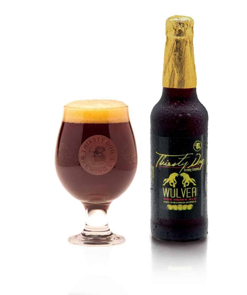 ウルバーは神秘的な黒色で印象的なビール缶のデザインをしています - ウルバー：伝説と5月の太陽が一つになる場所