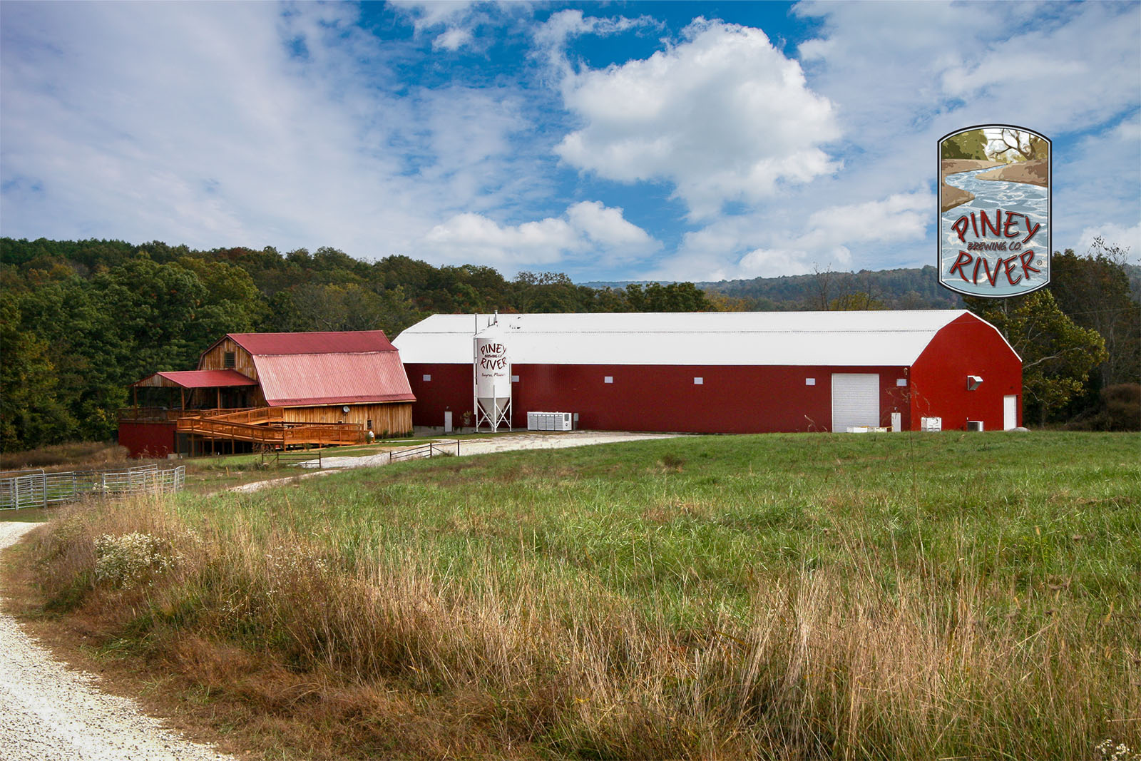 Scheunenwasserturm-Logo 2024 – Schwarznussweizen: Gesendet aus den Wäldern von Missouri
