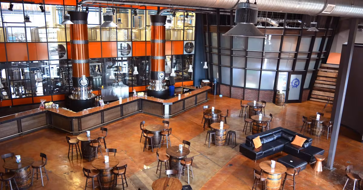 image 4cb37df6 f2e0 4e9b 9d98 96f9acd67e2c - Wee Heavy Barrel-Aged: Di Sản Nồng Đượm Từ Gỗ Sồi