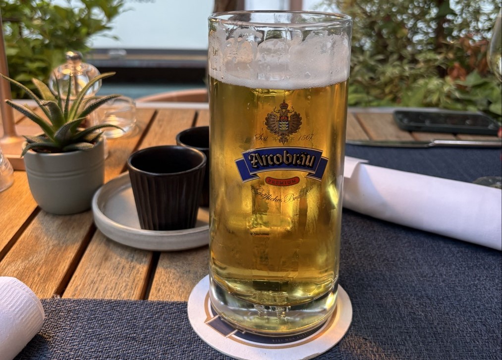 Arcobrau Weissbier Hell has been well-received by beer enthusiasts through major awards - Arcobräu Weissbier Hell: A Sweet and Innocent Muse.