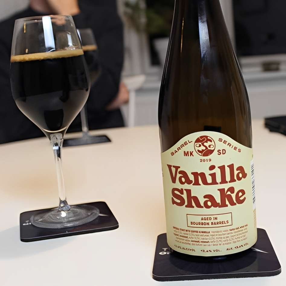 Bier mit einer unverwechselbaren dunklen Farbe – Beer Geek Vanilla Shake Barrel Aged Bourbon: Ein Meisterwerk der Berauschung