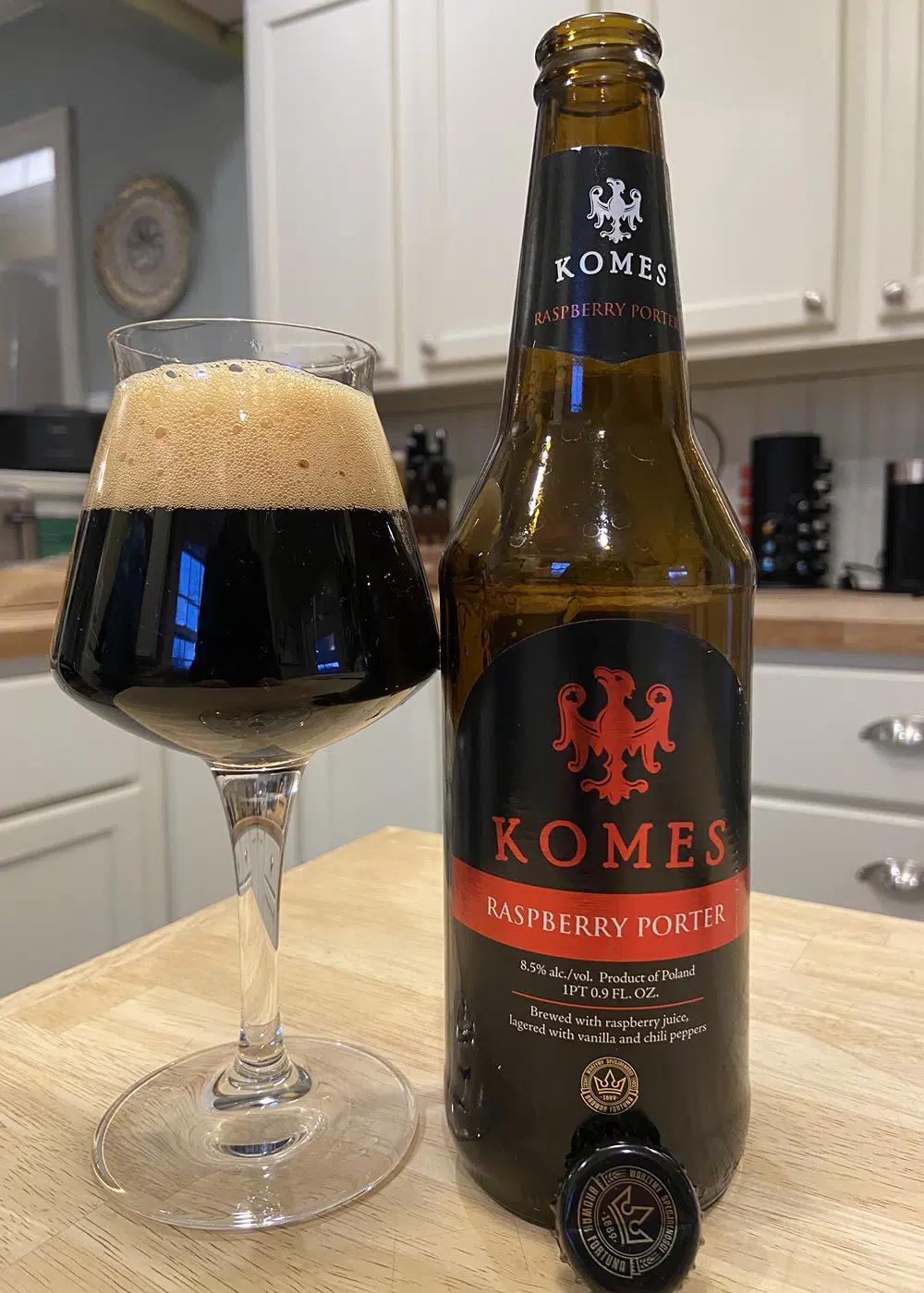 Beer has a color like a dew, a beer with a color like a sweet tooth - Komes Raspberry (Malinowy) Porter: Drunken Enamel From the Heart of Poland