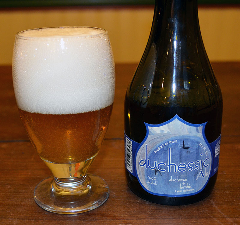 ダッチェシックエール:セゾンで夏の息吹を 夕焼けのような温かみのある琥珀色のビールです。1 - ダッチェシックエール:セゾンビールの夏の息吹