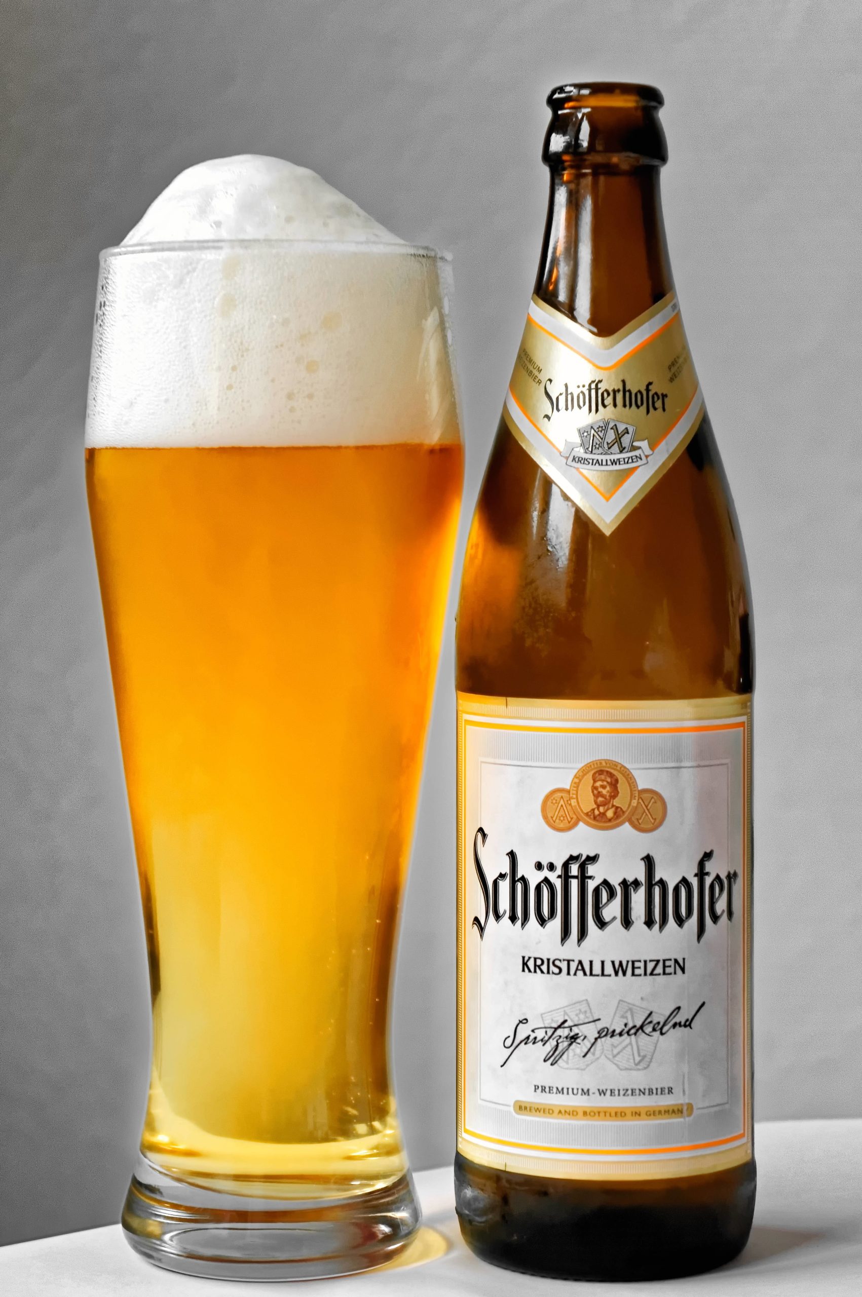 Warm amber beer in a surprisingly dark scaled body - Schöfferhofer Kristallweizen: Crystal Dance in Purity
