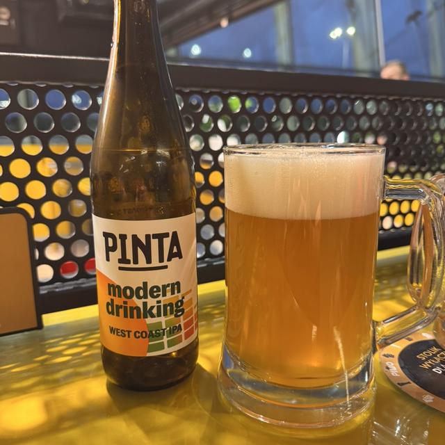 Beer with a warm, golden color and a sparkling amber - Modern Drinking: Manifesto of Seductive Bitterness