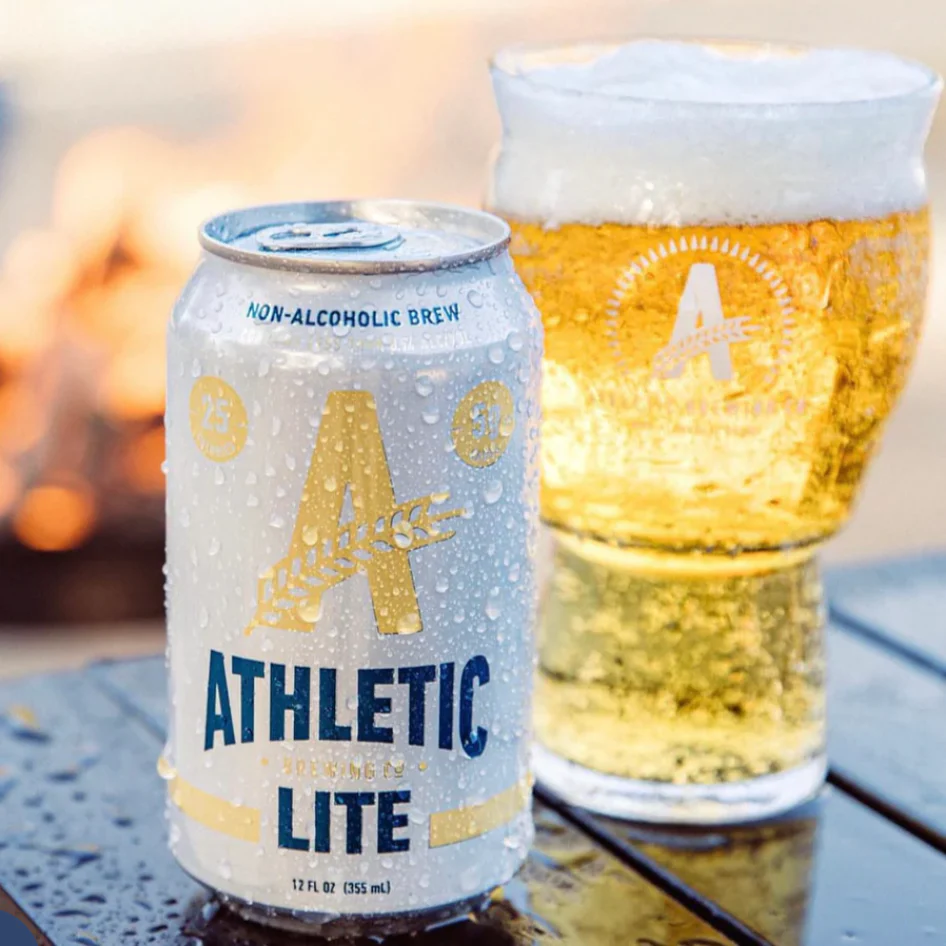 Athletic Lite: Vẻ Đẹp Của Sự Trong Trẻo Bia co mau vang rom nhat trong vat den kho ta - Athletic Lite: Vẻ Đẹp Của Sự Trong Trẻo