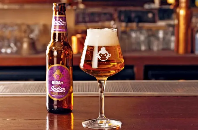 Bia co mau vang rom sang lap lanh anh ho phach nhat trong vat nhu giot suong buoi som 1 - Bira 91 Indian Pale Ale with Pomelo: Một Vầng Trăng Bưởi