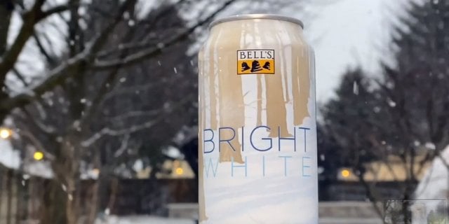 Bright White nhan duoc nhung giai thuong danh gia tren the gioi - Bright White: Lời Th&igrave; Thầm Bằng &Aacute;nh S&aacute;ng Của Một Tượng Đ&agrave;i