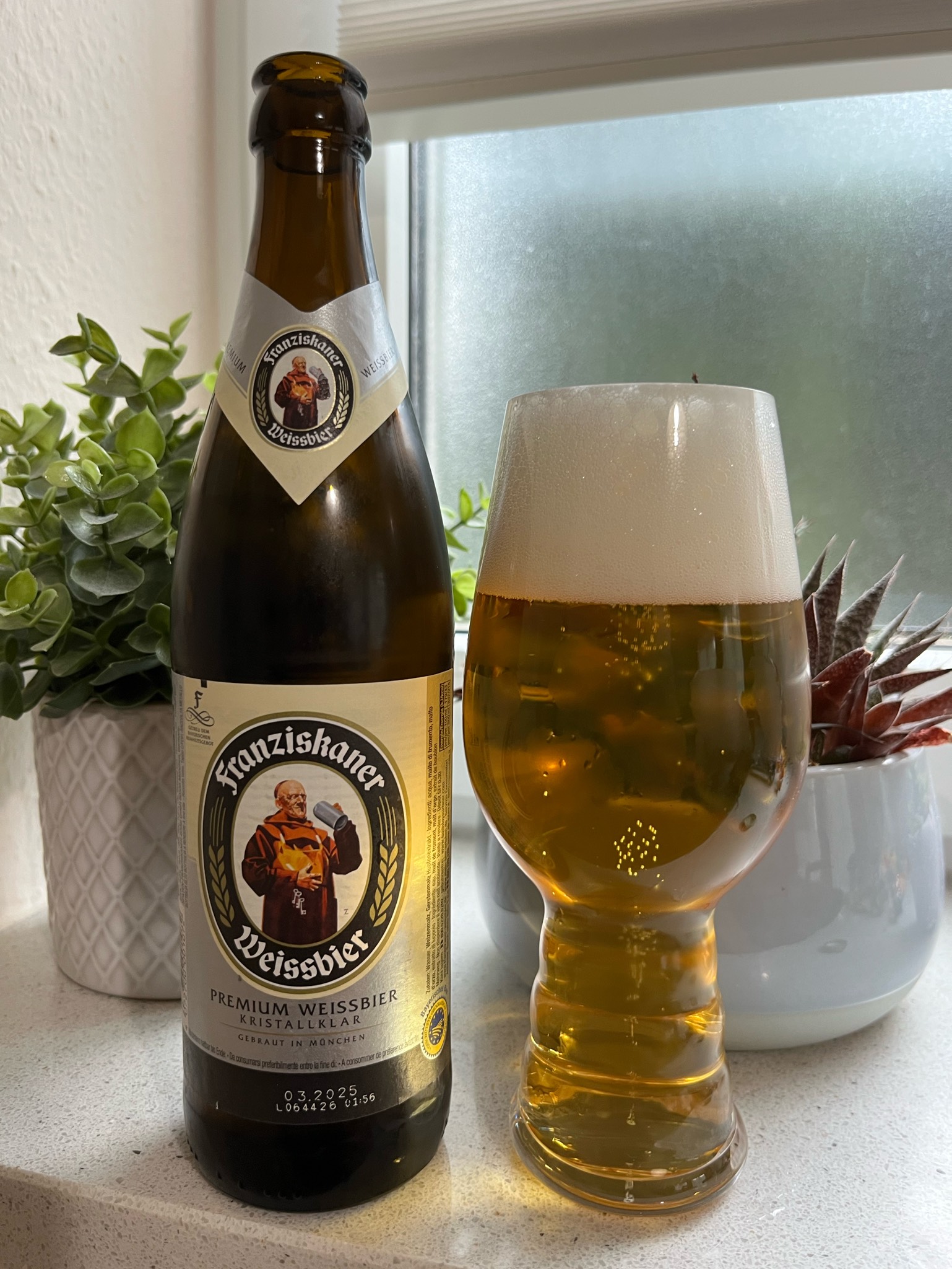 Franziskaner Weissbier Kristallklar's design is simple yet sophisticated - Franziskaner Weissbier Kristallklar: The Masterpiece of Pure and Innocent Menthol