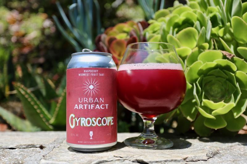 Gyroscope Vũ Điệu Trái Cây Trong Vòng Tay Lịch Sử