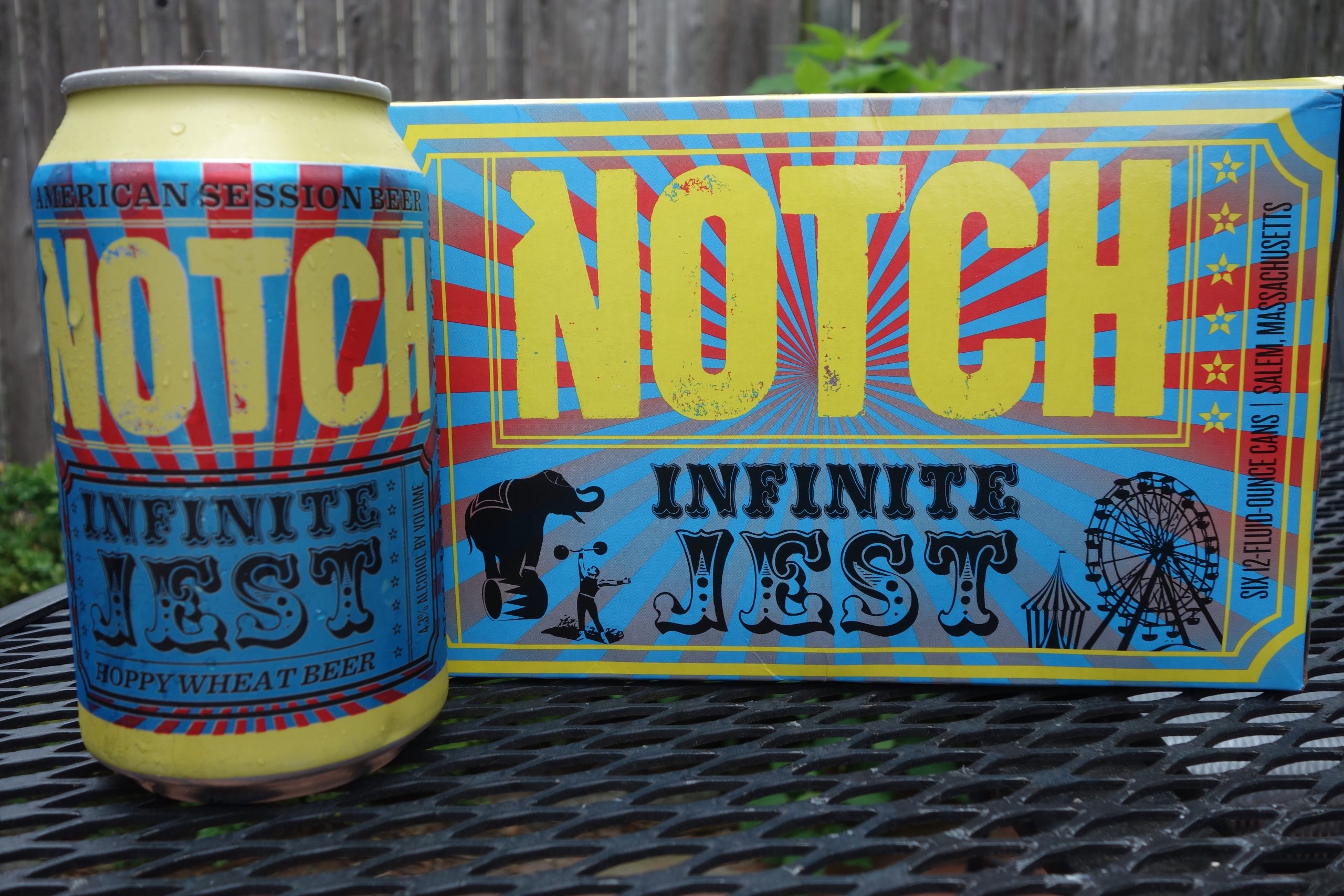 Infinite Jest: Sự Tỉnh Táo Của Một Tâm Hồn Biết Mình Đang Say Infinite Jest co thiet ke an tuong voi nhung mang mau dan xen scaled - Infinite Jest: Sự Tỉnh Táo Của Một Tâm Hồn Biết Mình Đang Say
