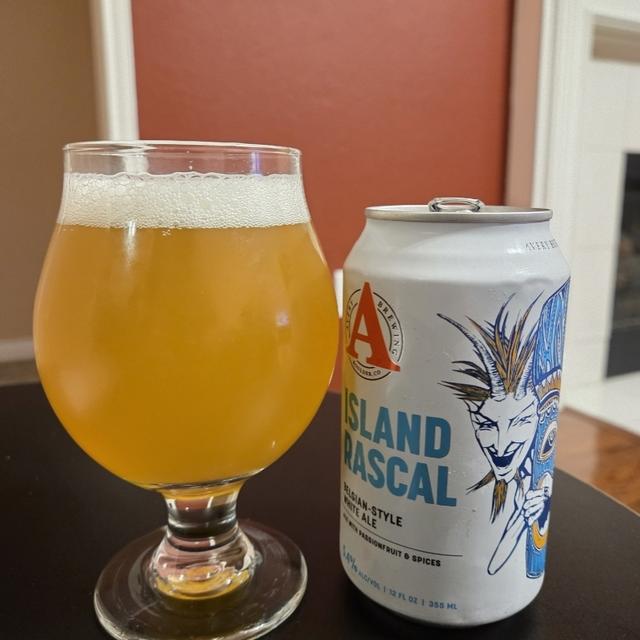 Island Rascal has a beer can design with impressive images that fill the room - Island Rascal: Sea Breeze On The Magical Island
