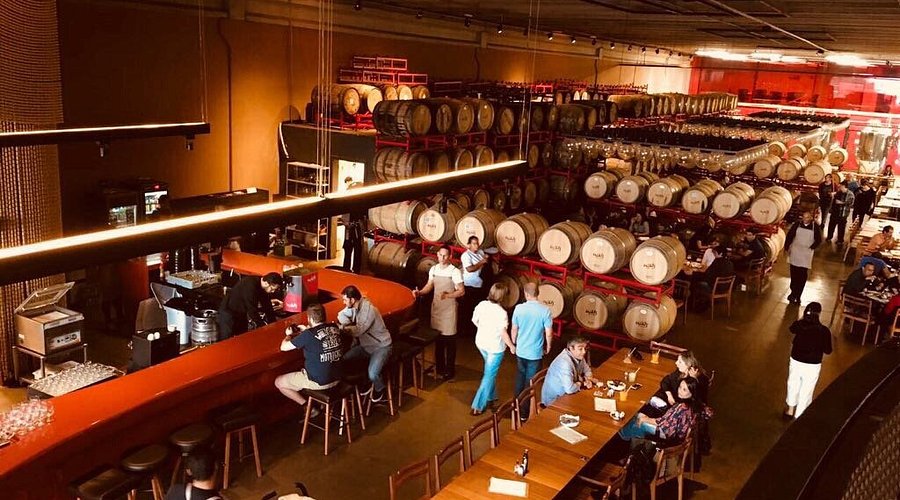 Das Interieur der Cervejaria Wals Brauerei ist supermodern und luftig - Wäls Trippel: Das Trippel-Meisterwerk, das durch die Zeit hallt