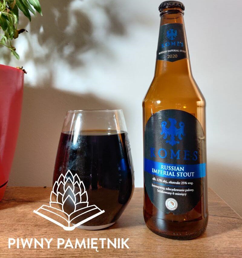 Komes Russian Imperial Stout: Đắm Mình Trong Bóng Đêm Komes Russian Imperial Stout co thiet ke mau xanh den an tuong - Komes Russian Imperial Stout: Đắm Mình Trong Bóng Đêm