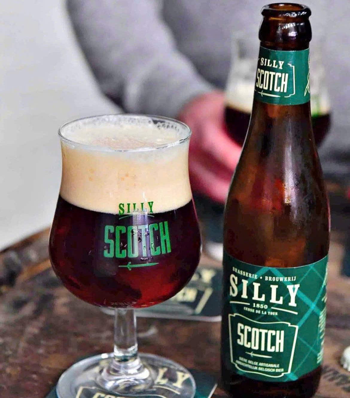Bierglas 2 e1761481323567 - Scotch De Silly: Winterwärme in jedem Tropfen belgischen Bieres