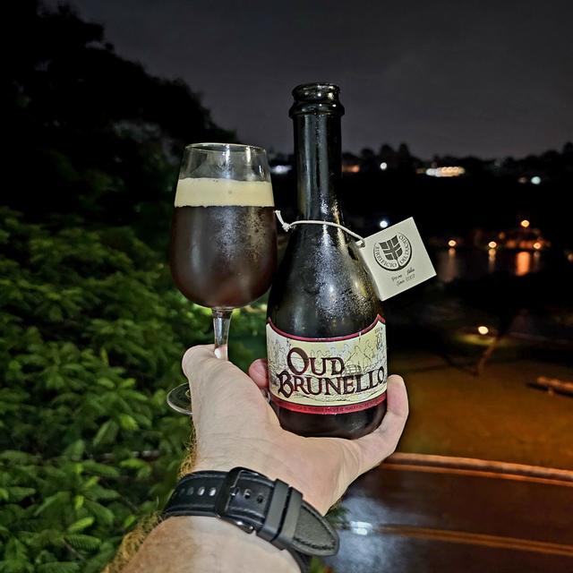 Oud Brunello: An Italian Story Told in the Language of Italian Beer Oud Brunello enjoyed alone at night creates an interesting experience - Oud Brunello: An Italian Story Told in the Language of Italian Beer