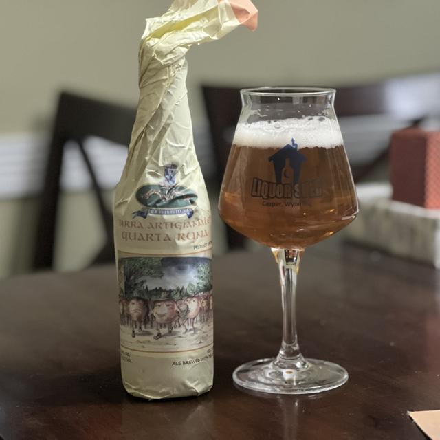 Quarta Runa has a light yellow design like the nature of the beer - Quarta Runa: The Enchanting Variation of Wild Yeast