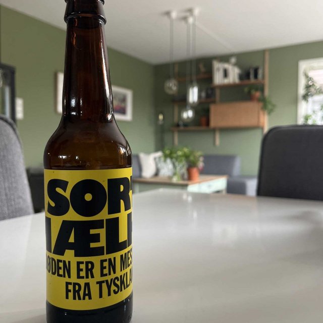 Sort Maelk is designed with letters that carry the message of beer - Sort Mælk: Masterpieces from the Land of Danish Beer