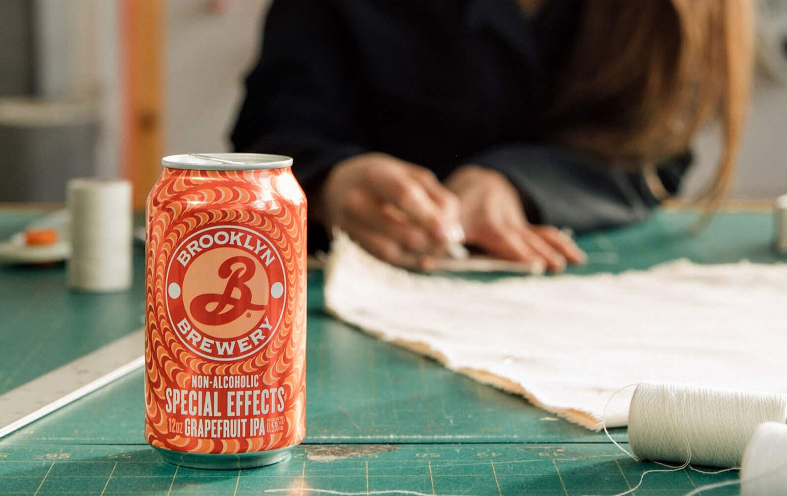 Special Effects Grapefruit IPA on the work table helps relieve energy - Special Effects Grapefruit IPA: Soulmate of Free Souls