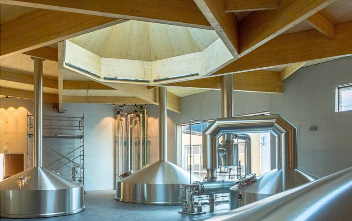 z7191018952949 fcbe6493f2667c74e741a86a80c1df67 - Tripel LeFort: The Intoxicating Scent of Belgian Wind in Every Golden Drop